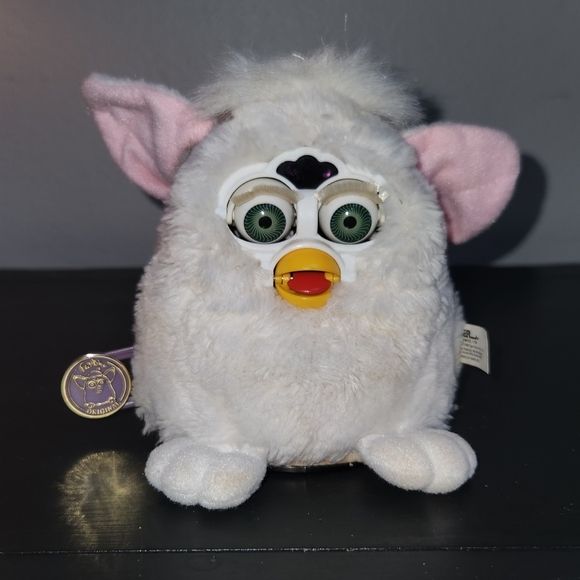Collectible Furby ~ Interactive Robotic Toy ~ He's cute and works! - Picture 3 of 6